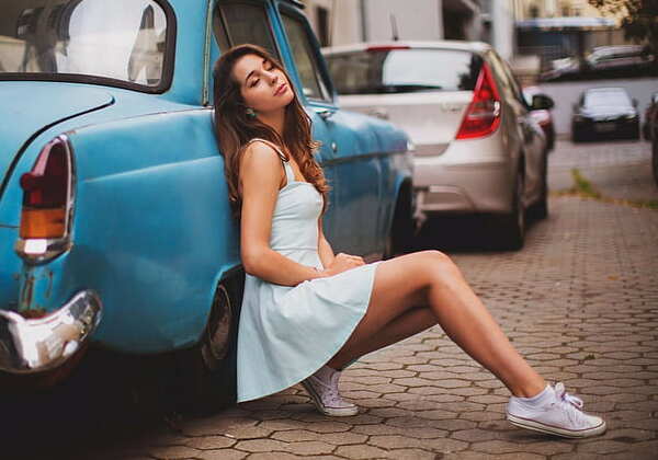 chicas-aman-autos